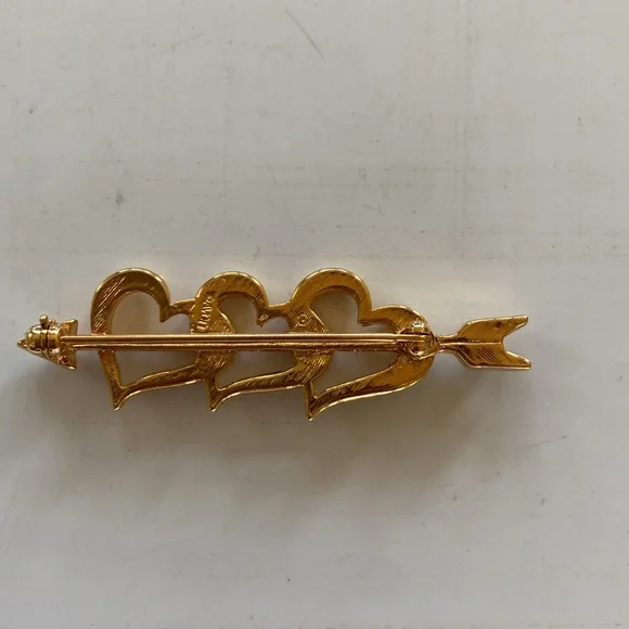Vintage Avon Rhinestone Triple Heart Arrow Brooch - Pin - Picture 2 of 5